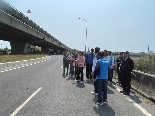 雲林縣政府規畫口湖鄉成龍溼地停車場與行車動線，永續生態保育。（張朝欣攝）