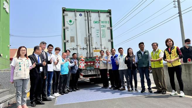 展後不到1個月，位於麻豆區的綠園牧場拿下一筆300噸冷凍加工產品的訂單，首批8.5噸10日裝櫃銷日。（張毓翎攝）