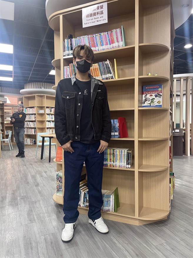 陈零九因日前发生车祸，尚未痊癒，今全程戴口罩未面脸。（红心字会提供）