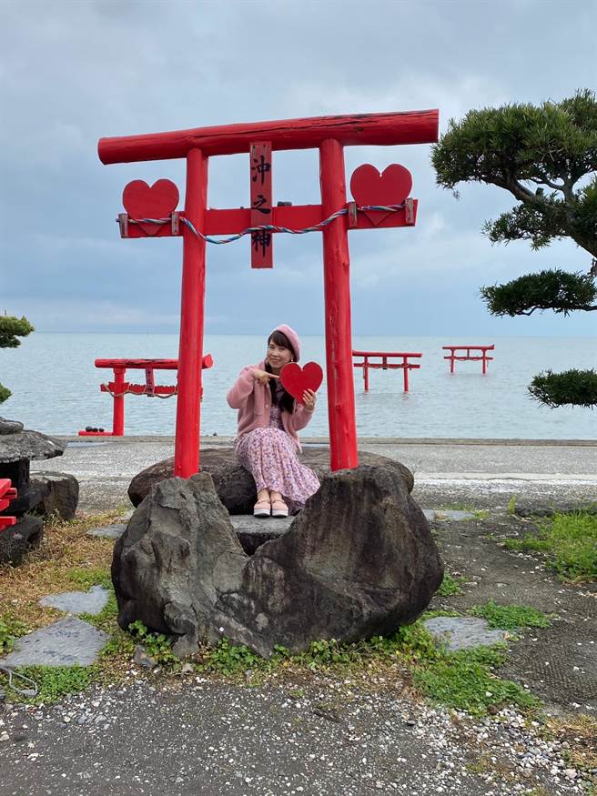 佐贺知名景点「海中鸟居」，伫立于有名海中。（陈佑诚摄）