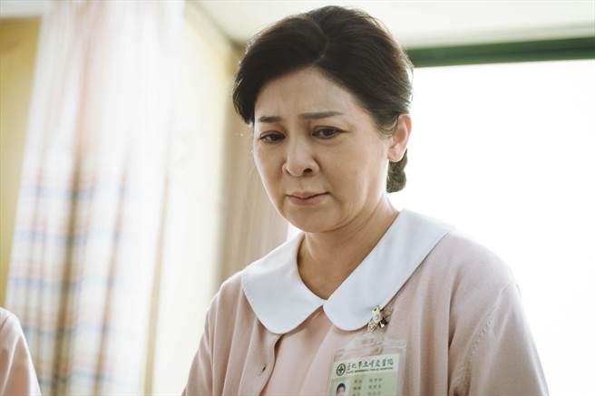 王彩桦饰演护理长体会医护人员辛劳。（公视提供）