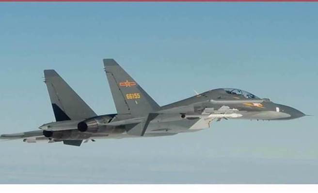 机上午有又包括苏恺-30战机在内的26架共机9舰侵扰，14架北中南越中线。(国防部提供)