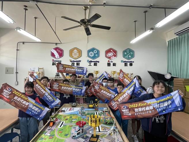 林园国小自制「应援毛巾」不到1天就被订购一空。（洪靖宜摄）