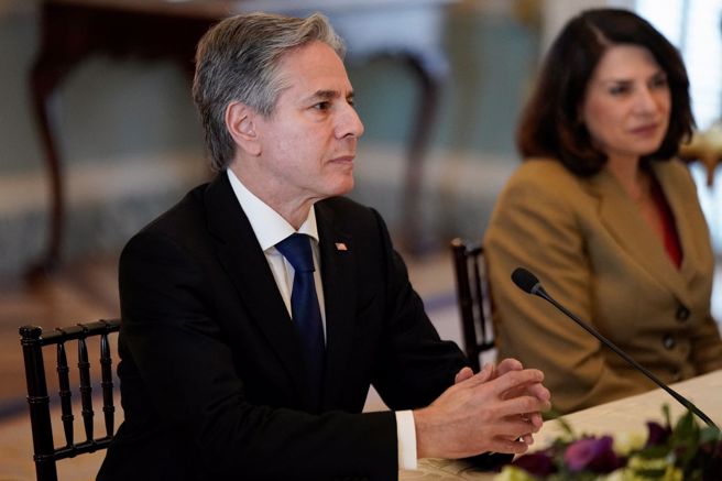 國務卿布林肯（Antony Blinken）11日將與國防部長奧斯汀（Lloyd Austin）在華盛頓與菲國外長馬納羅（Enrique A. Manalo）等人2+2對話，這是美菲7年來首次舉行外長與防長2+2聯合會談。(圖/路透社)