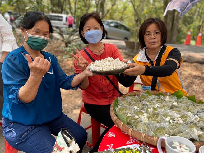 彰县府在员林市藤山步道举办桐花祭宣传活动。（孙英哲摄）