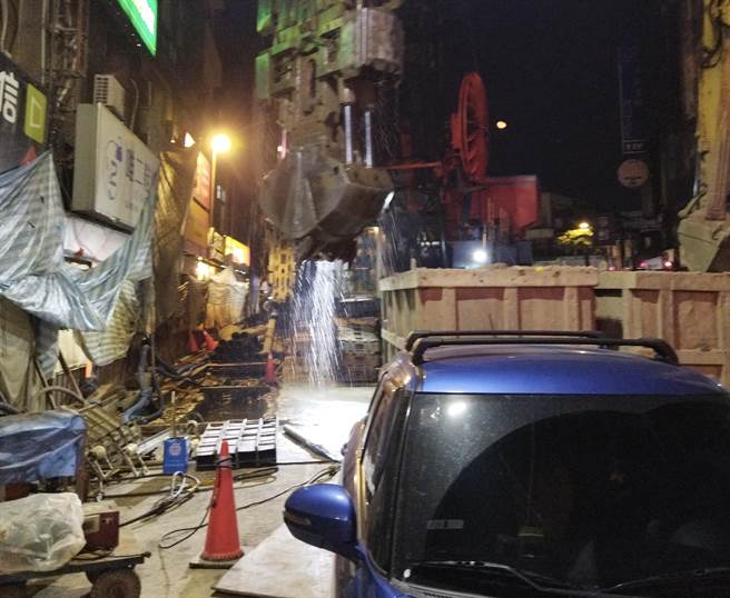 机捷延伸中坜段工程深夜施工居民批噪音扰邻。(民眾提供／吕筱蝉桃园传真)