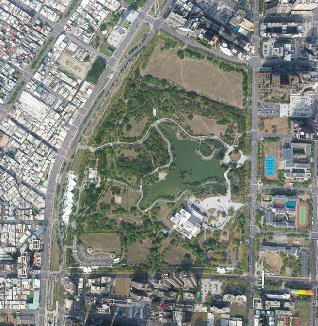 內惟埤為美術館景觀生態核心，因受天候及地下水位影響，導致旱季時有水位下降影響生態等情形。（高雄市水利局提供）