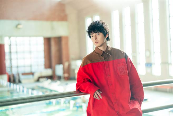 許書豪推出全新專輯《最美的地方》。（華納音樂提供）