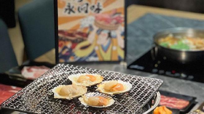 台中《Home烧肉》大扇贝软嫩又新鲜。（品观点提供）