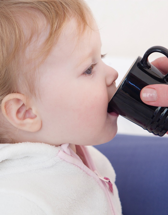 婴幼儿也有可能患上糖尿病，且因为有时病程进展快、症状容易被忽略，更需要小心谨慎。日前国外一名妈妈Ashley Henschen就分享自己2岁女儿的故事，希望藉此提醒父母不要忽略孩子的异常。(图/ 婴儿与母亲提供）