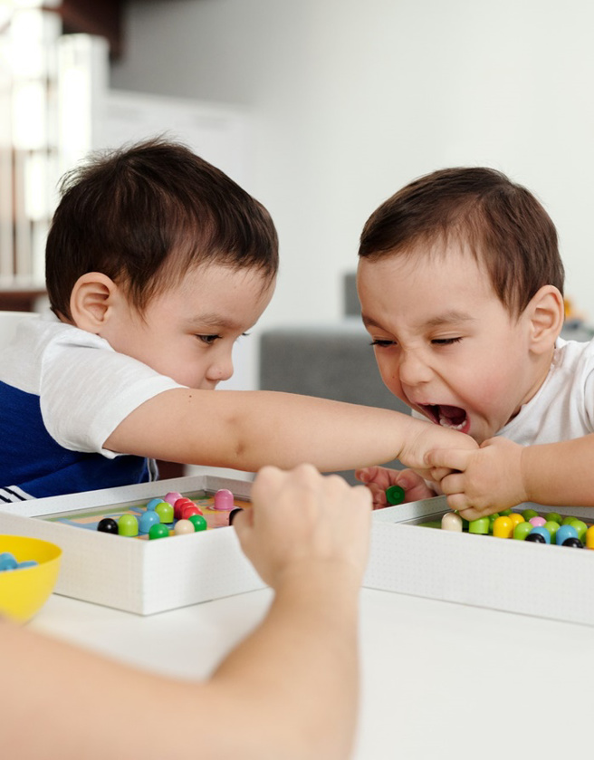 学龄前的小朋友表达能力和情绪的调节能力都尚未成熟，在学习情绪、社会规范的阶段出现破坏性行为是正常的。(图/ 婴儿与母亲提供）