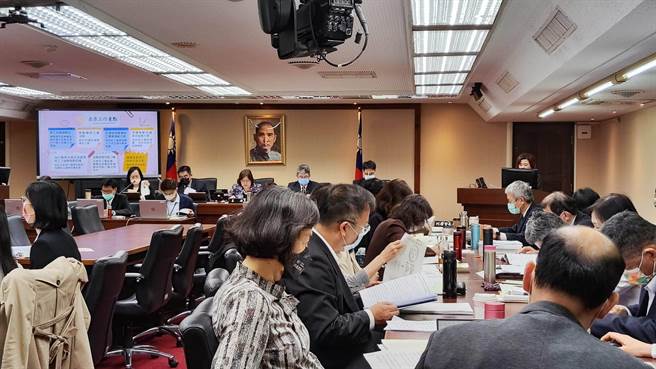 立法院社会福利及卫生环境委员会今天邀请劳动部业务报告。（林良齐摄）