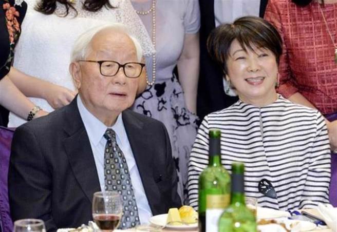 張忠謀、張淑芬身分遭冒用，台積電呼籲別上當。（圖／本報資料照）