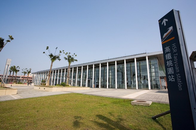 客运园区往南可通往高铁青埔特区，图为高铁桃园站 。(华登新城峰提供)