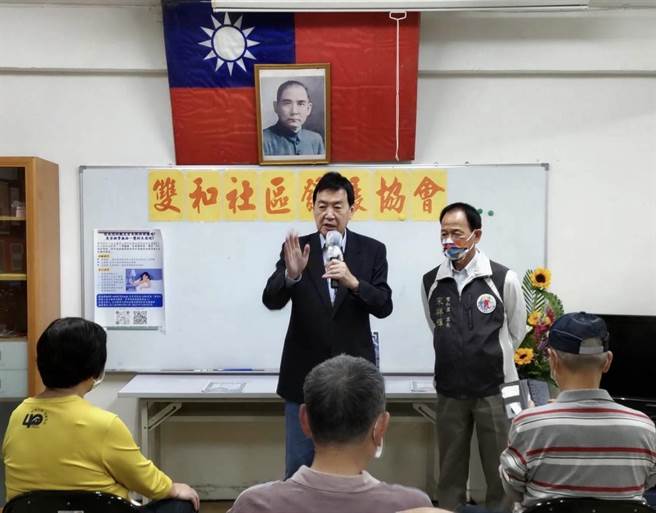 国民党立委费鸿泰任内揭露种种重大且属实的「弊案」。除了在前总统陈水扁任内揭发二次金改弊案，以及在政党轮替前强力追查违法成立的鐽震公司。（立委费鸿泰办公室办公室提供／丁上程台北传真）