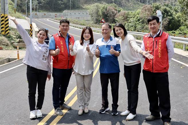 中寮環鄉道路拓寬改善第1期工程完工，路寬由原本3公尺拓寬為9公尺，13日隆重舉行通車典禮。（楊靜茹攝）