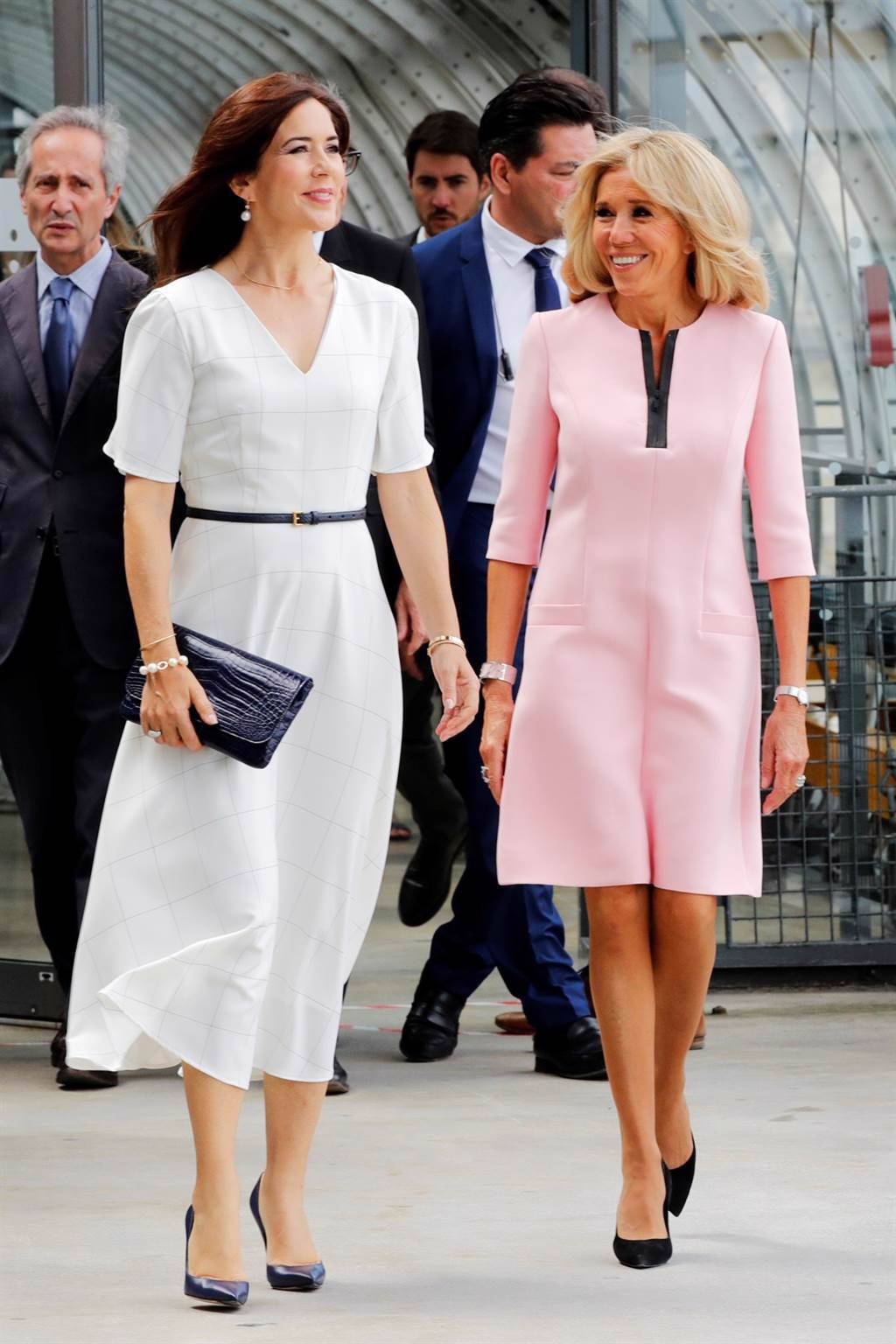 法国总统夫人碧姬．马克宏（右）穿着很有自己的风格。（资料照／TPG、shutterstock）(photo:ChinaTimes)