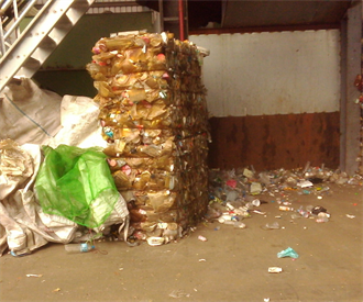 平板塑膠回收率不佳  環團籲設低行情回收物收購中心