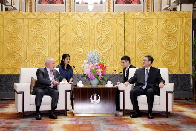 上海一把手会见巴西总统盼城市交流做得更好。（上海发布）