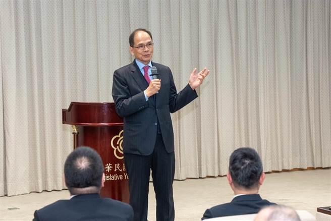 立法院长游锡堃表示，国际上很多国家都受到制裁，像是立陶宛，欧洲许多国家都有，中国大陆这样做并不觉得奇怪。（立法院提供／游念育台北传真）