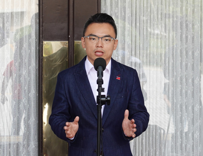 洪孟楷表示，立法院施政总质询上周结束，人民却完全无法感受到温暖内阁的新气象。（姚志平摄）