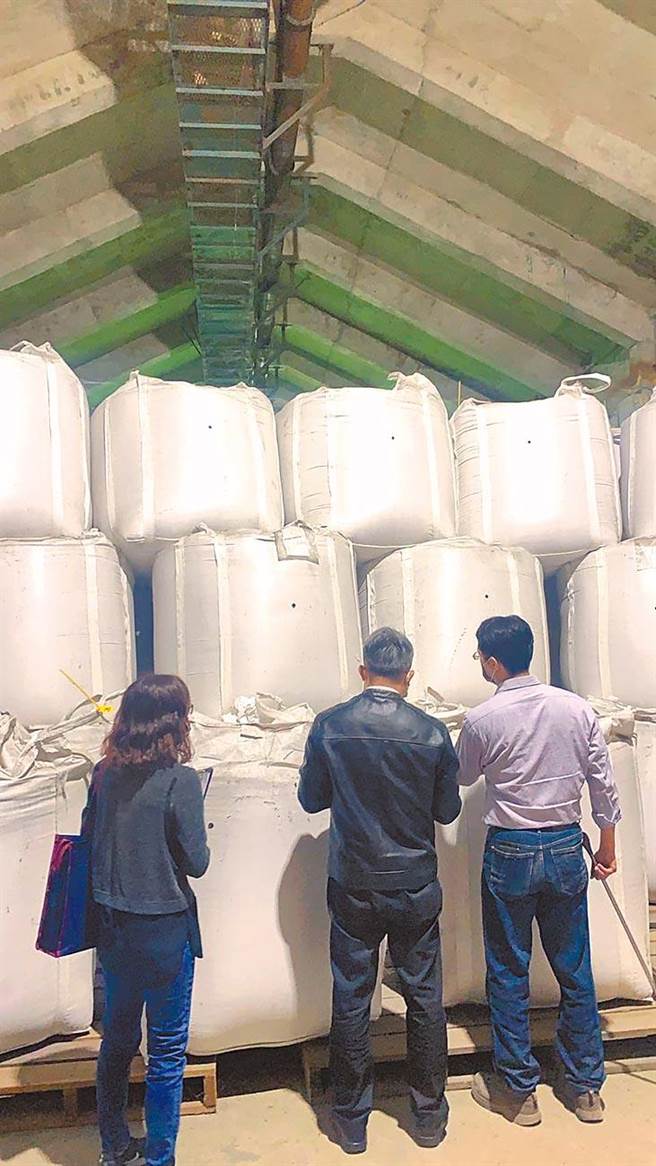 农粮署南区分署稽查公粮仓库管理时，发现台南市六甲区农会临时雇员吴政鸿及总干事许书豪涉嫌共同盗卖公粮。（本报资料照片）