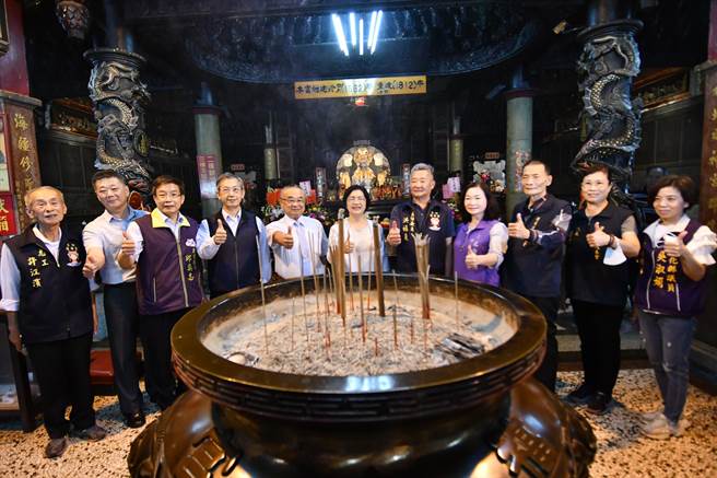 王惠美表示，渔火节将有海洋音乐会、千人烤蚵、烟火秀等，届时欢迎全国乡亲一同来朝圣。（吴建辉摄）