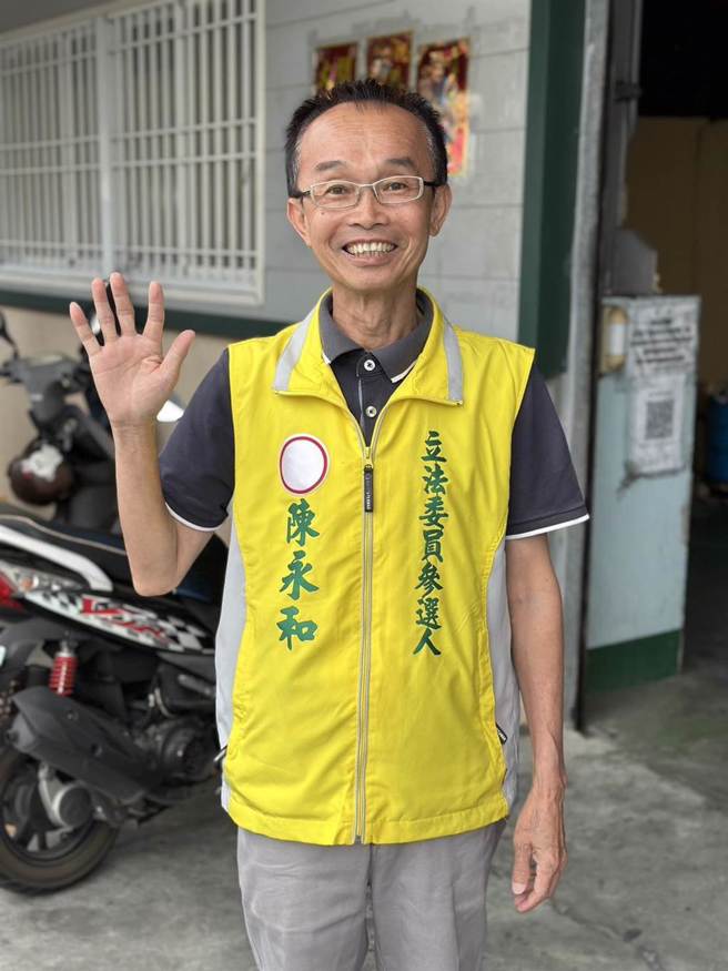 陈永和说，他过去主张修正环评法阻挡龙崎掩埋场，结果引来许多骂声，长期抗争，如今居然只花7天就通过。(陈永和提供／曹婷婷台南传真)