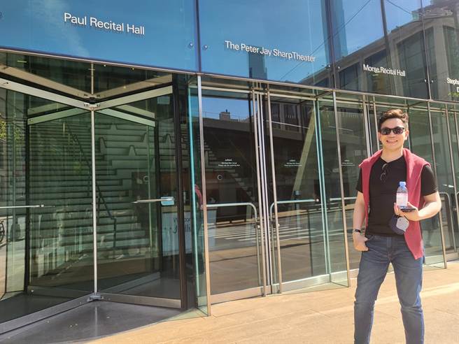 小提琴家黃俊文在茱莉亞音樂院一路從先修班讀到碩士班，讀了12年。（李欣恬攝）