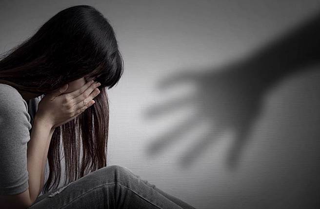 诱国三女到摩铁嘿咻 ，噁男猛问「是否处女?」下场惨了。(达志影像)