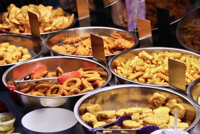 新竹哥买薯条惊见1画面，全场笑歪。（图／shutterstock）