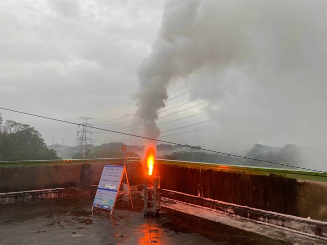 宝二水库于15日今年第5次施放焰剂人工增雨。（北水局提供／蔡明亘桃园传真）