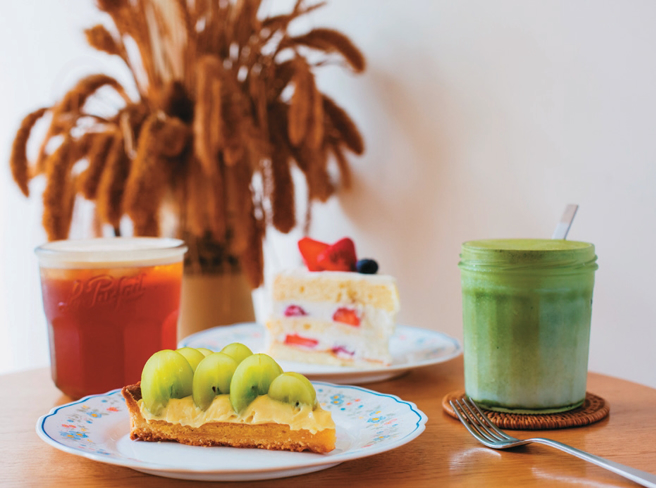 店内提供多种手工甜点。（摄影／林炜凯）