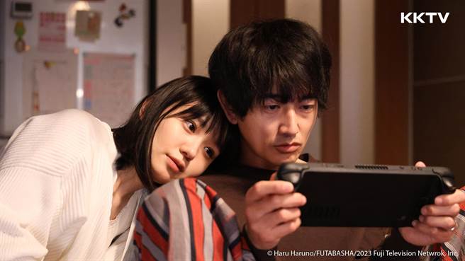 奈绪与永山瑛太在《我们之间没有的》饰演过着无性生活的夫妻。（KKTV提供）
