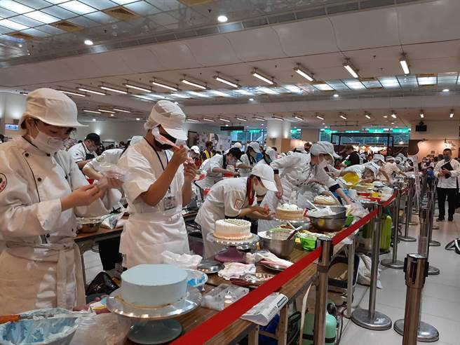 新北市劳工局举办「2023 新北市技能竞赛」今(15日)在三重综合体育馆盛大登场，共有 268 位来自全国各地烘焙及咖啡拉花高手。(黄敬文摄)