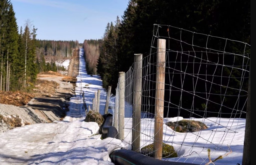 芬兰在芬-俄边境建起围墙。图/路透社(photo:ChinaTimes)