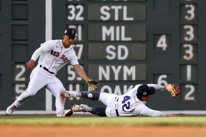 Red Sox's Raimel Tapia 'would've made a hole in Green Monster' if catcher  didn't interfere 