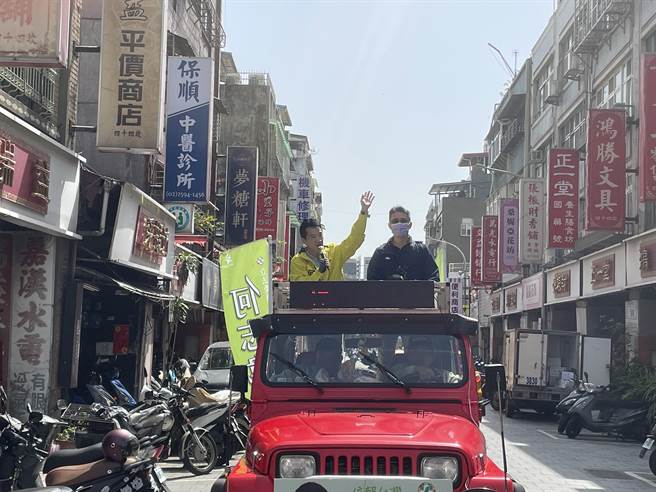 绿色友谊连线现任立委何志伟进行车队扫街前喊话对手，「可以伤害我，不要伤害选民的感情」。（何志伟办公室）