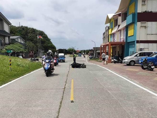 台东县绿岛乡4月3日上午11时发生机车骑士死亡交通事故，台东县警局今天公布初步肇事原因。（台东警分局提供／蔡旻妤台东传真）