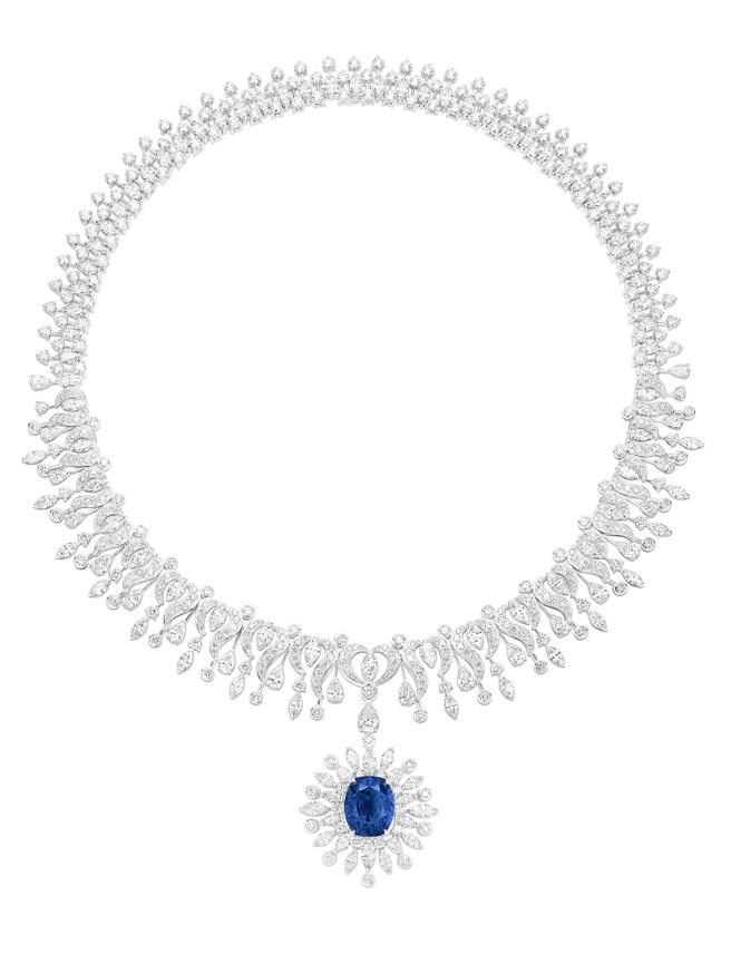 伯爵SOLSTICE系列Flamboyant Nightfall马达加斯加蓝宝石钻石项炼，可拆换设计，约5500万元。（PIAGET提供）