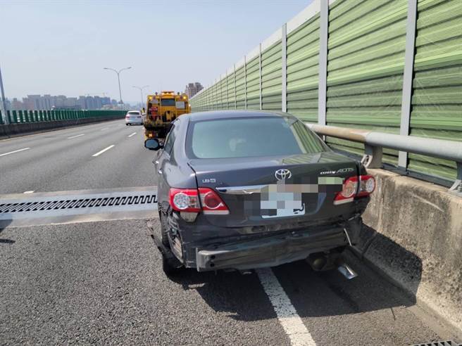 中市74快速道路3车连环车祸  5人受伤送医（警方提供）