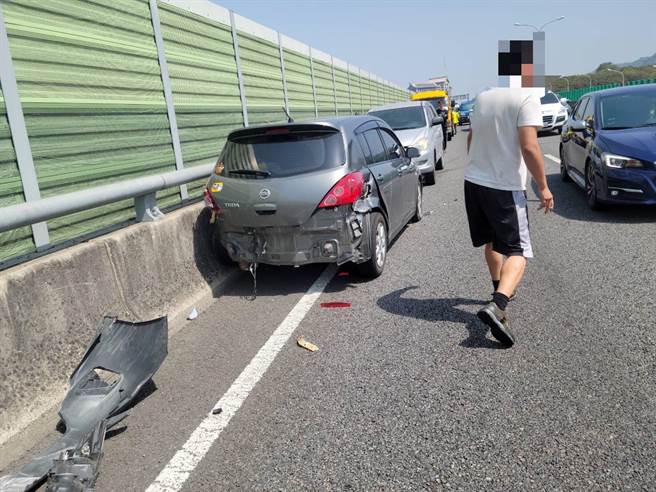 中市74快速道路3车连环车祸  5人受伤送医（警方提供）