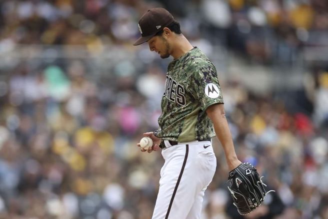 教士先发投手达比修有缴出7局好投，无奈吞下败仗。（美联社）