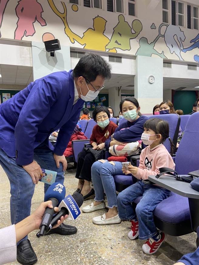 国民党立委费鸿泰长期关心亲子议题。（费鸿泰办公室提供）