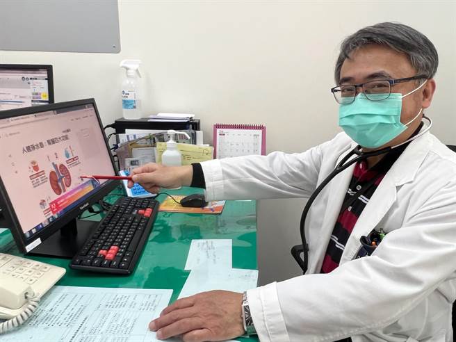 大甲李综合肾臟科医师陈采峰提醒民眾，不要把含糖饮料当水喝。（陈淑娥摄）