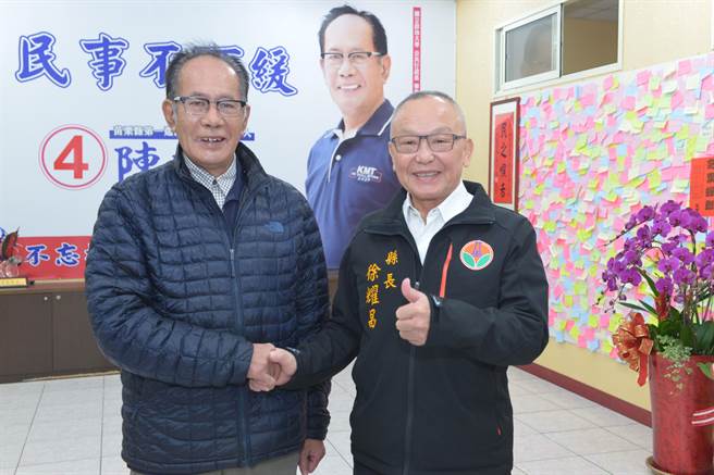 立委陈超明（左）表态要争取连任。（苗栗县政府提供／李京升苗栗传真）