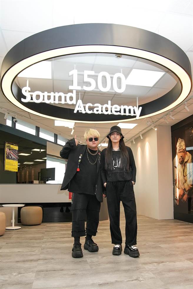 颐原和魁刚受邀校园演讲。（1500 声量音创学院提供）