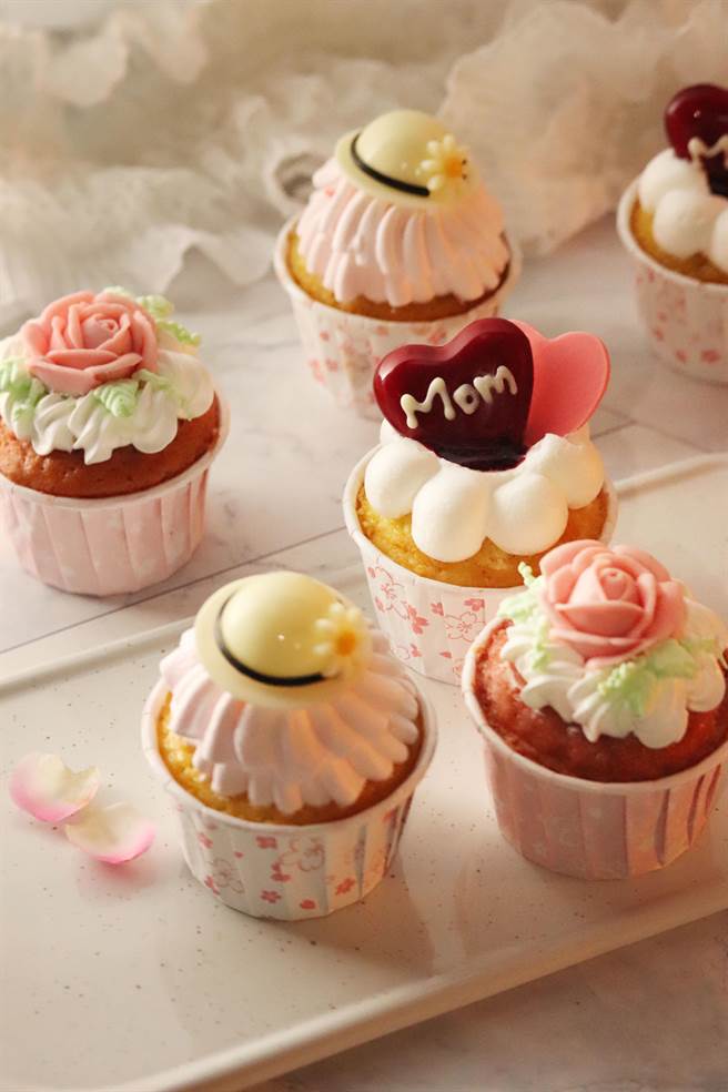 「仙女蛋糕」单颗定价95元，即日起至5月14日享买5送1优惠。（丽致餐饮集团提供）