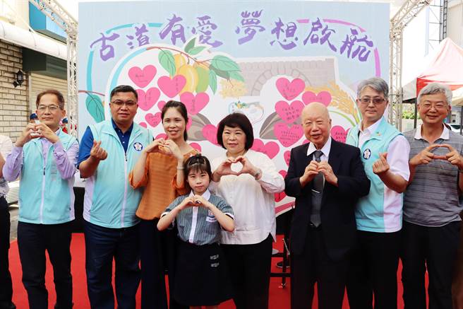 由工务处分2年执行「道爷圳糯米桥排水改善工程」后，今正式竣工启用。（吕妍庭摄）