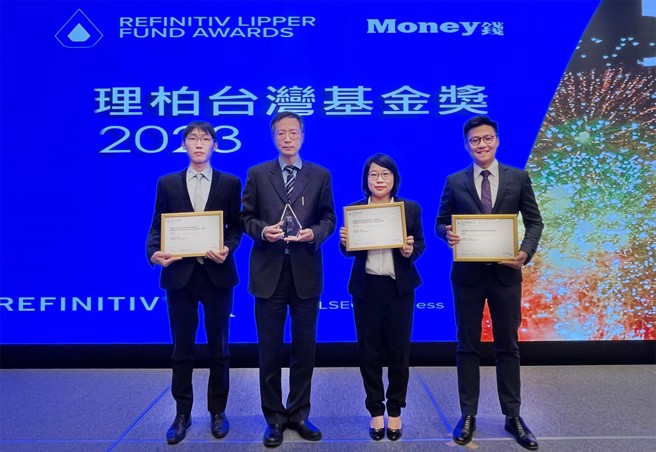 復华投信在理柏台湾基金奖的得奖数推进至55座，歷年荣获四大基金奖更累积达150座，成为名副其实的基金奖常胜军。（图/復华投信提供）